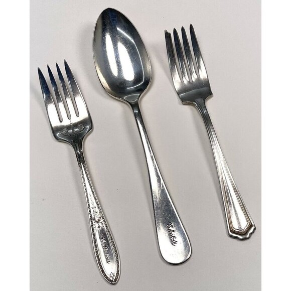 Lot 3 VTG WM ROGERS Various Silverplated Flatware Pieces Forks Spoon Monogrammed - Picture 1 of 8